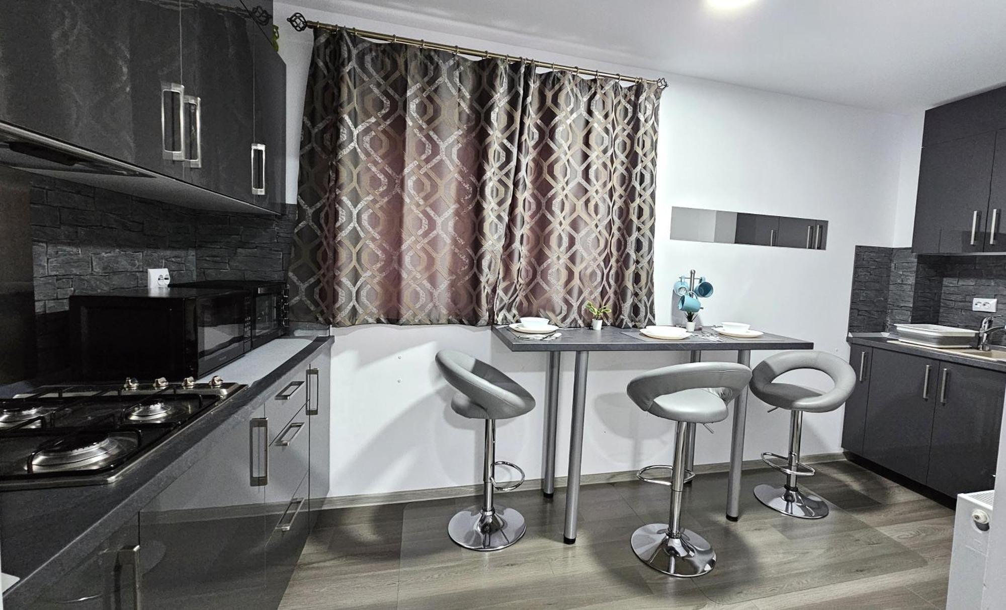 Spoil Yourself With Style, Comfort And Luxury - Tony'S Studios Luxury Piteşti Eksteriør bilde