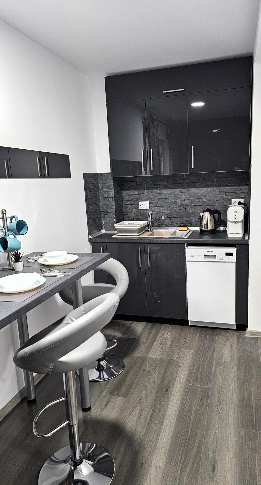 Spoil Yourself With Style, Comfort And Luxury - Tony'S Studios Luxury Piteşti Eksteriør bilde